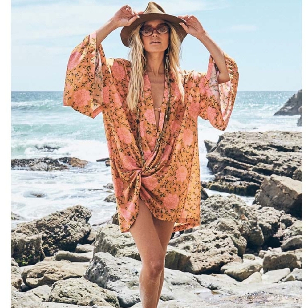 Novella Royale Hitchhiker Floral Kimono Sleeve Copper Flamenco Short Kimono OS